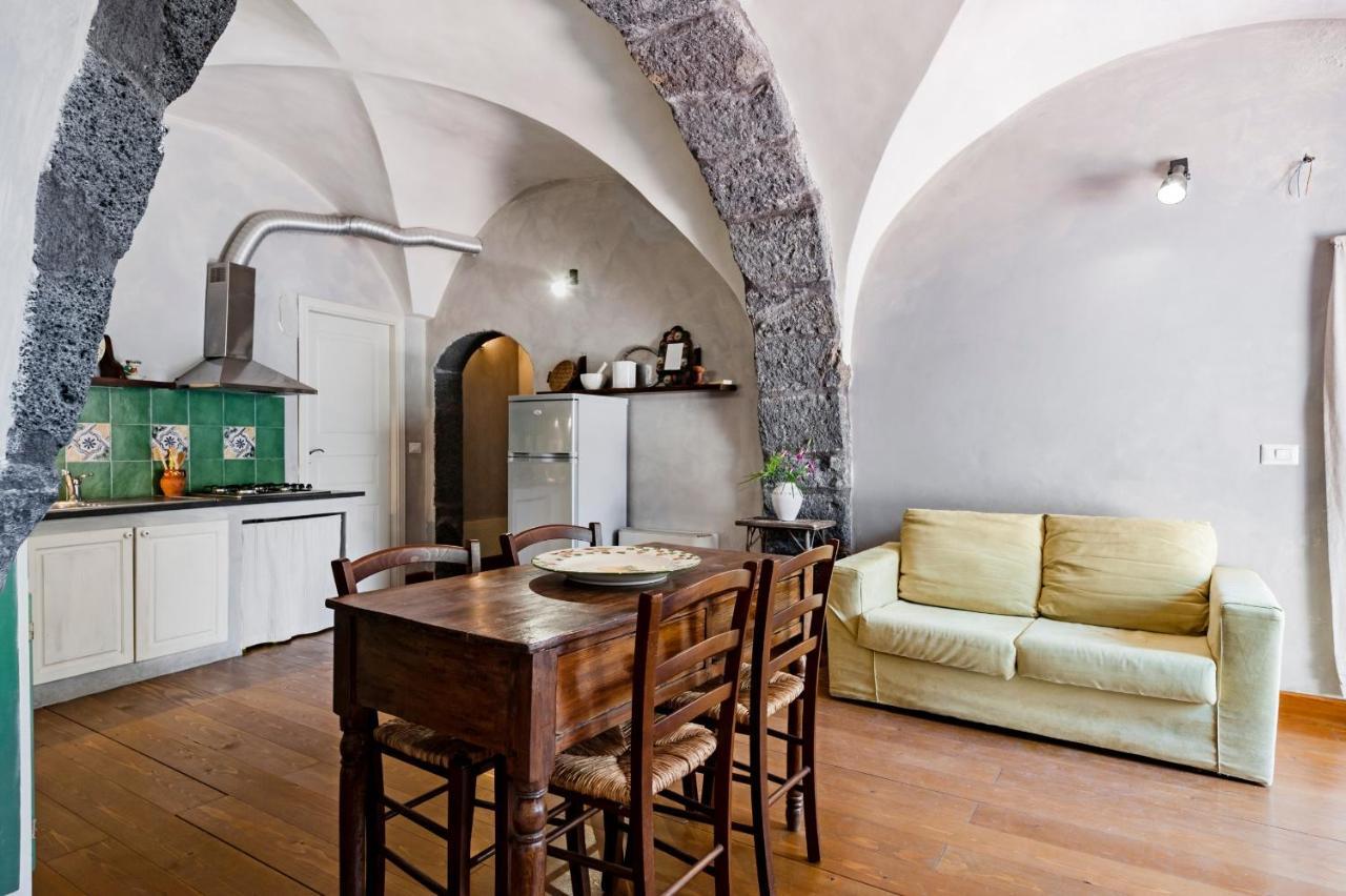 Gli Iris Apartments By Wonderful Italy Linguaglossa Exterior photo