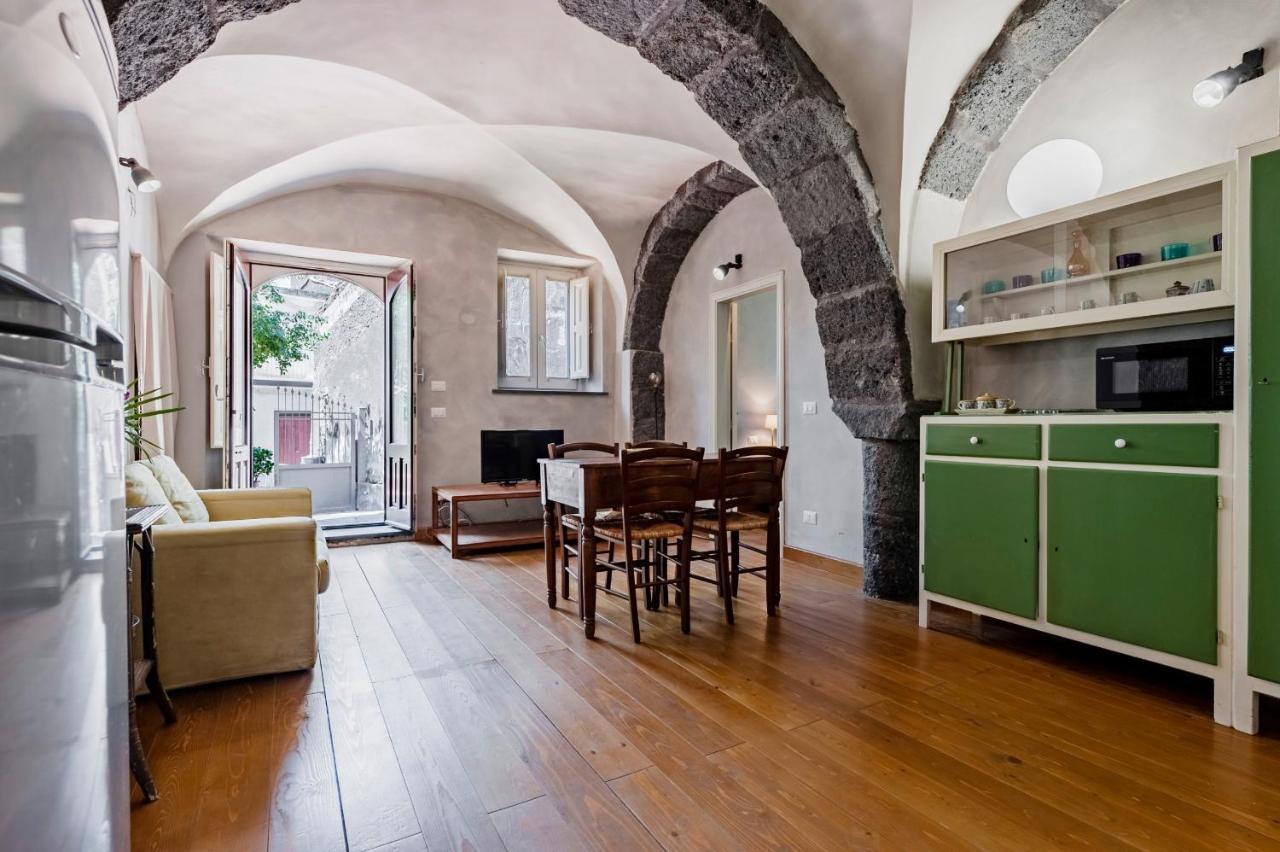 Gli Iris Apartments By Wonderful Italy Linguaglossa Exterior photo