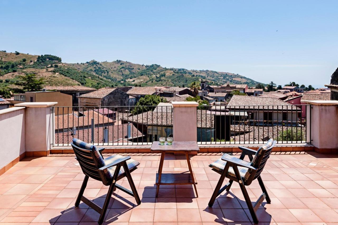 Gli Iris Apartments By Wonderful Italy Linguaglossa Exterior photo